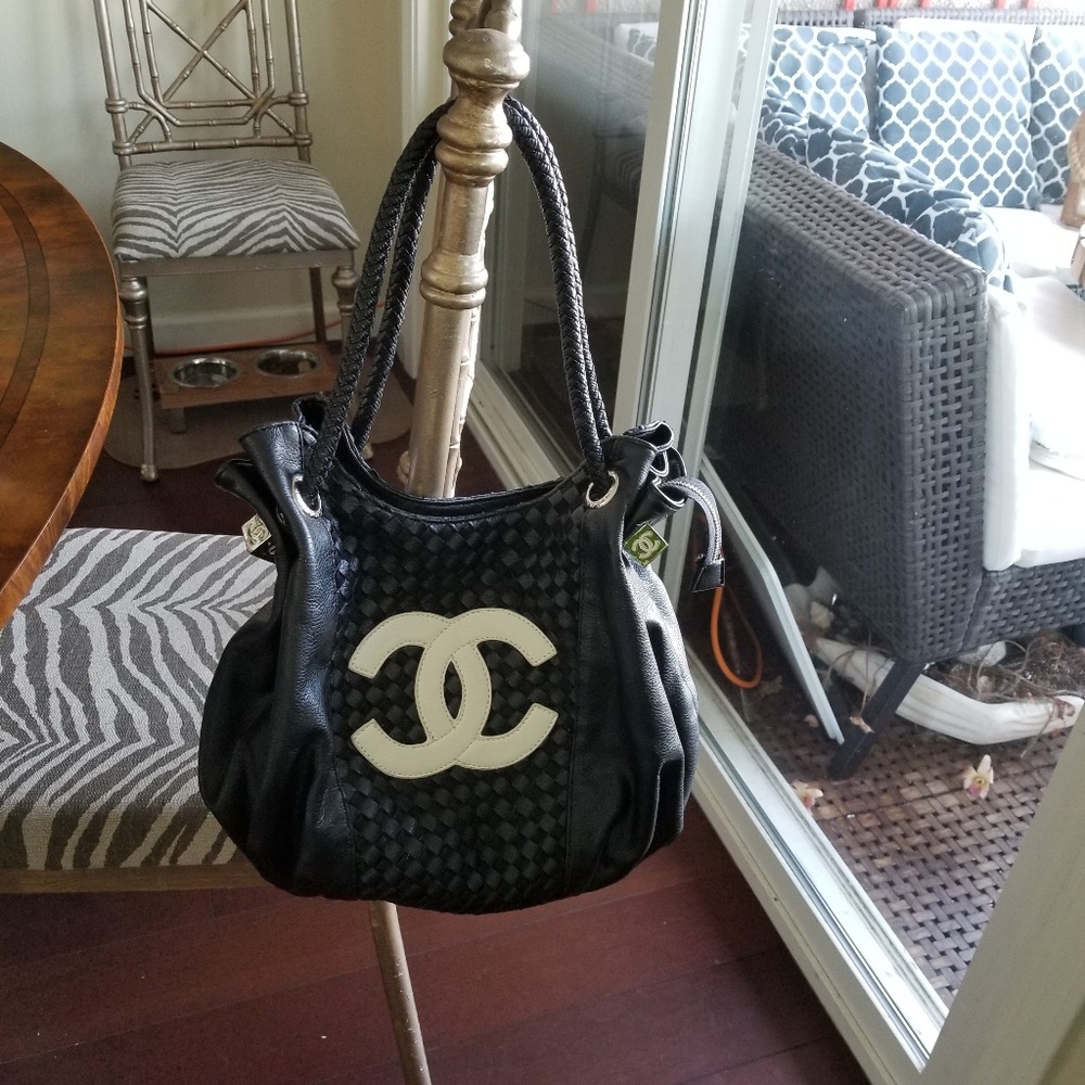 Chanel style purse